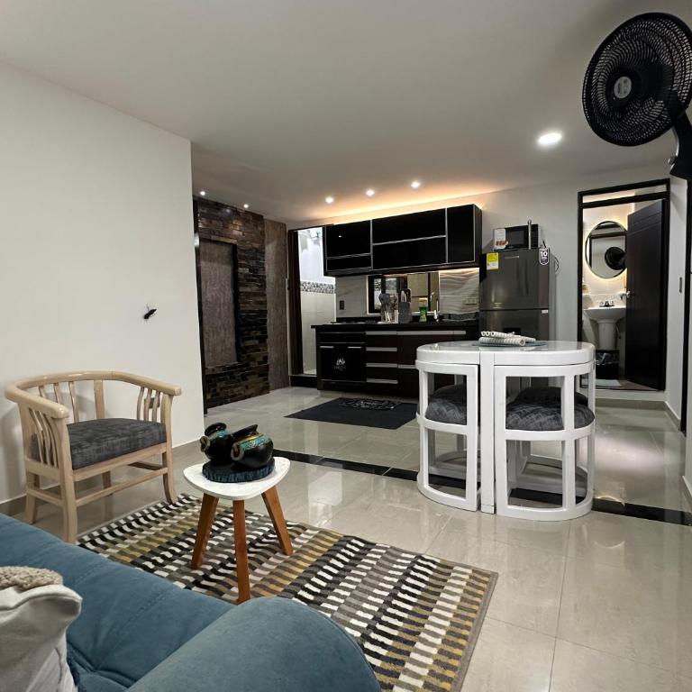 202 Apartaestudio Edificio Natura 54, cercano Centro Comerciales - Apartamento Deluxe de 1 dormitorio - 2