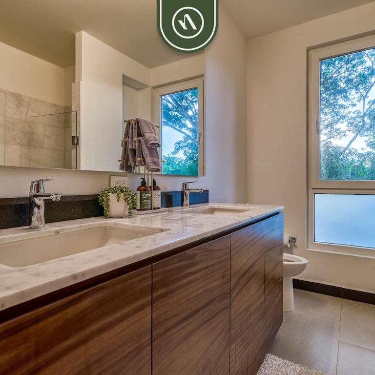 Luxury 2 BR Condo near Golf Courses and Marina - Casa - 35