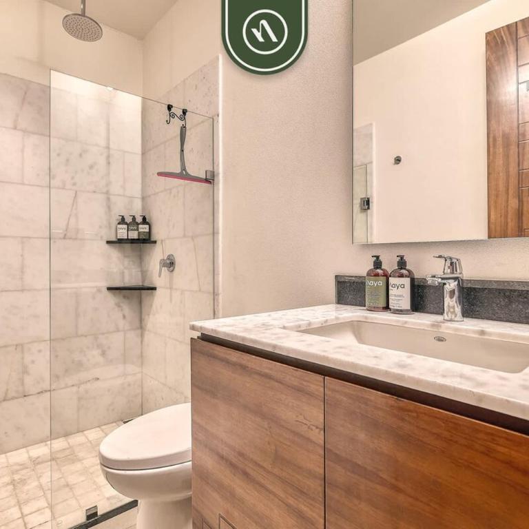 Luxury 2 BR Condo near Golf Courses and Marina - Casa - 37