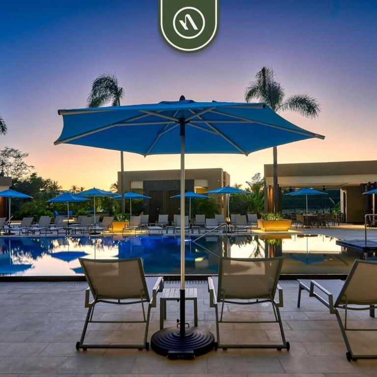 Luxury 2 BR Condo near Golf Courses and Marina - Casa - 55