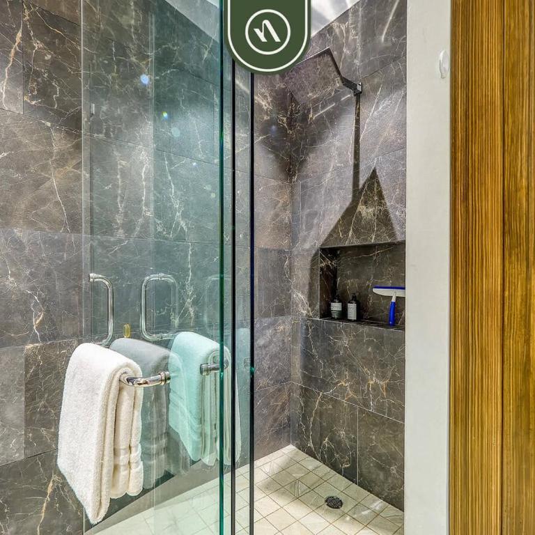 Luxury 2BR Condo in Romatic Zone - Rooftop Pool - Vacation Home - 35