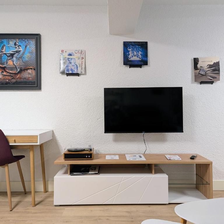 Studio Music Blue - Bourgoin Centre - Queen Studio - 4