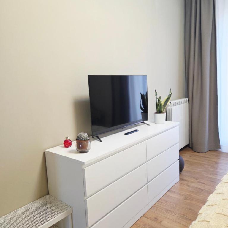 Darsena Suite 6 - Appartamento con 2 Camere da Letto e Balcone - 15