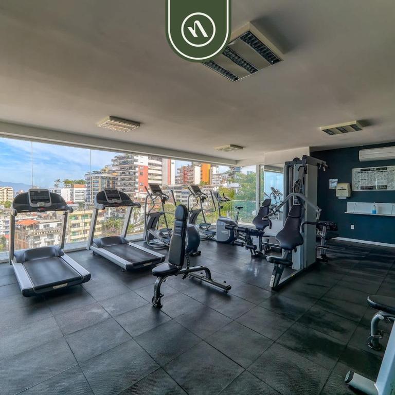 Stunning 2 BR Condo in Romantic Zone - Pool - Casa - 52