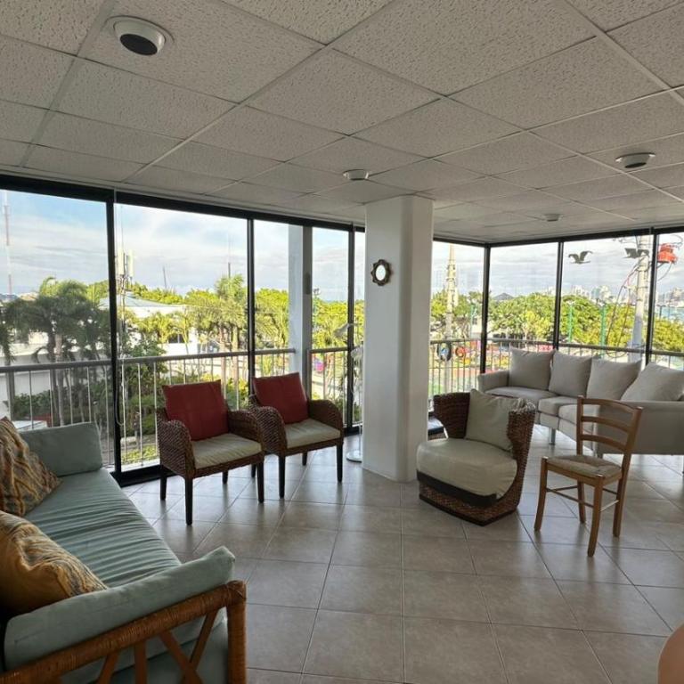 Departamento Frente al Salinas Yacht Club - Three-Bedroom Apartment - 15