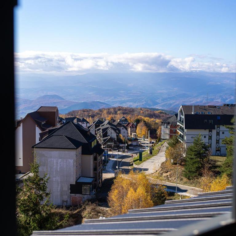 Hillview B117 - Studio with Mountain View - 17