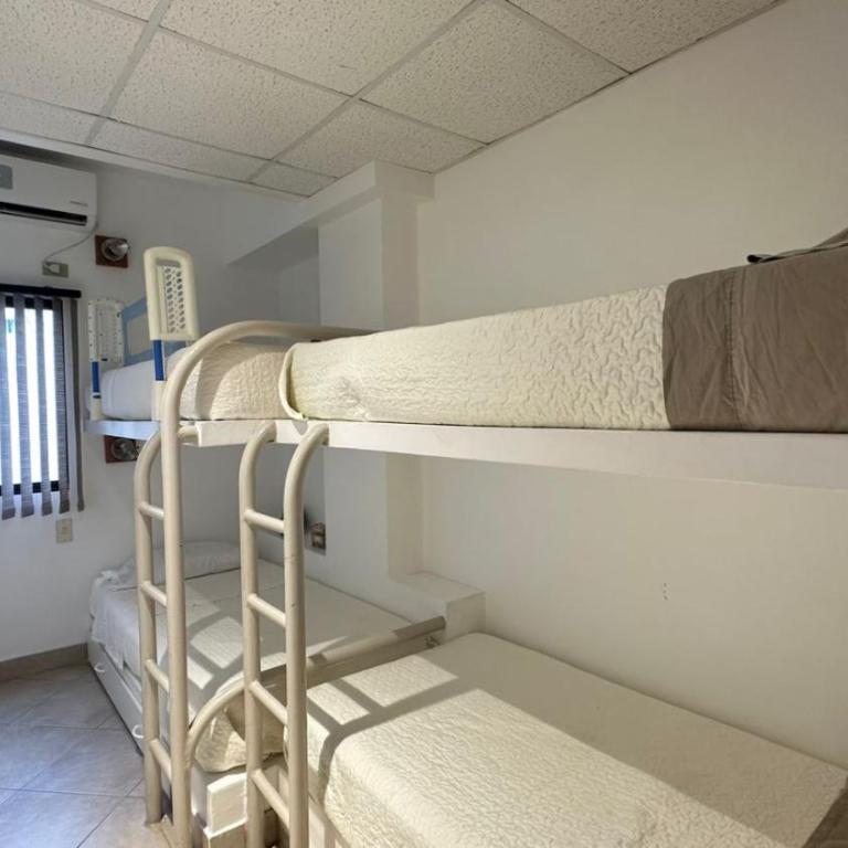 Departamento Frente al Salinas Yacht Club - Three-Bedroom Apartment - 7
