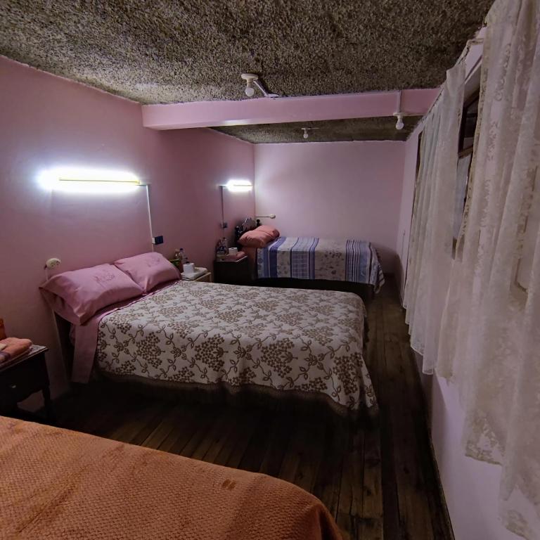 Conexión Urbana en el centro de Ambato - Habitación Familiar con baño privado - 5