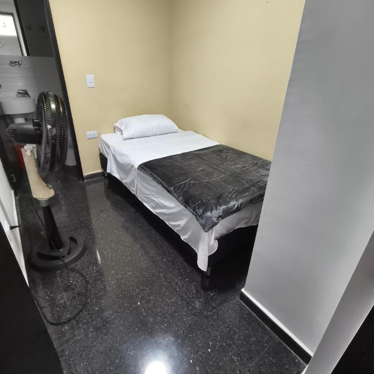 Hotel LAS MARIANA'S - Deluxe Single Room - 6