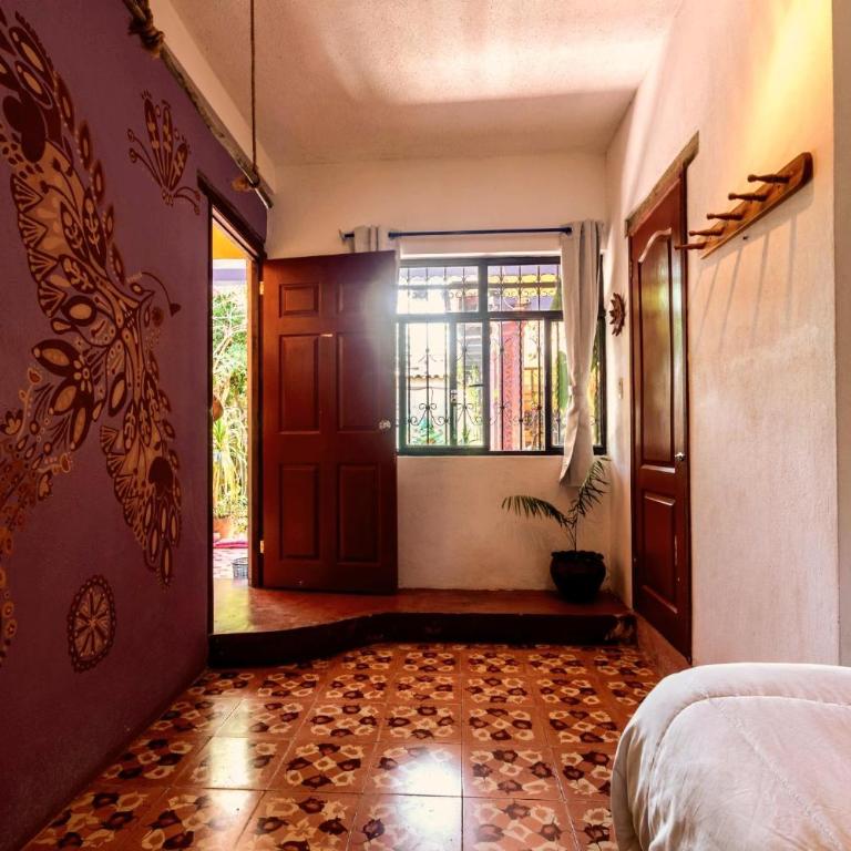 Qhia Work & Stay - Double Room with Private Bathroom - 9