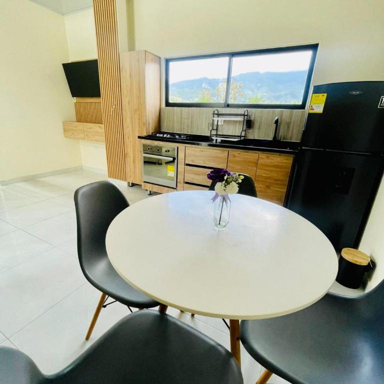 Encanto del Llano Luxury Apartment with Jacuzzi Terrace - Two-Bedroom Apartment with City View - 20