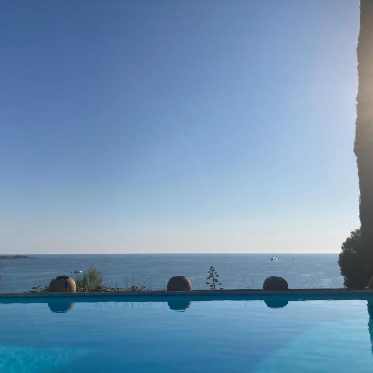 Villa with Private Pool & Boules Court - Maison de Vacances 2 Chambres - 8