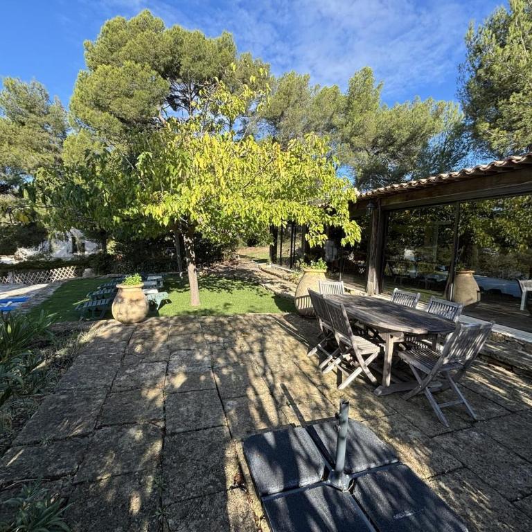 Villa with Private Pool & Boules Court - Maison de Vacances 2 Chambres - 30