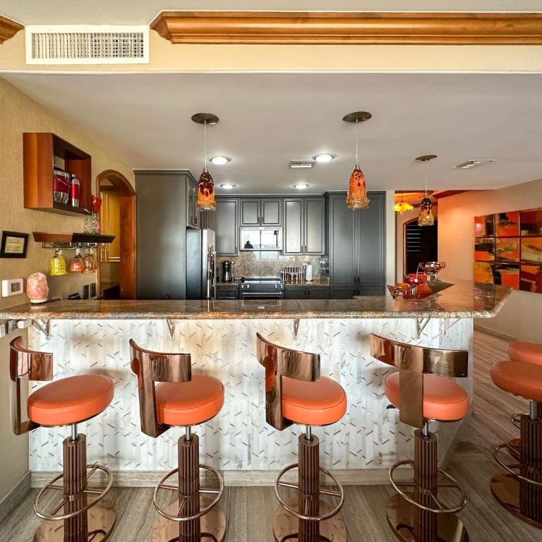 The Iconic Beachfront 3BR Condo - Apartamento - 13