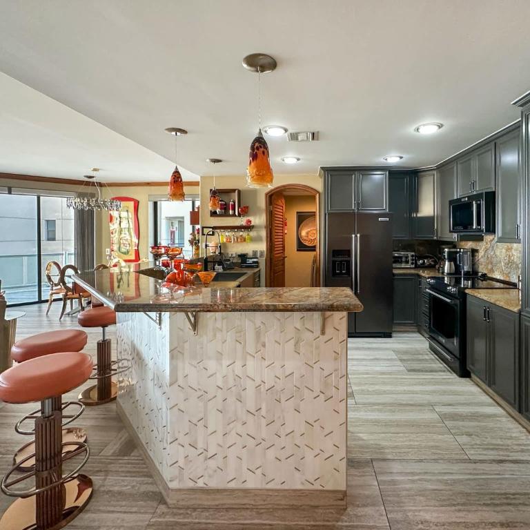 The Iconic Beachfront 3BR Condo - Apartamento - 15