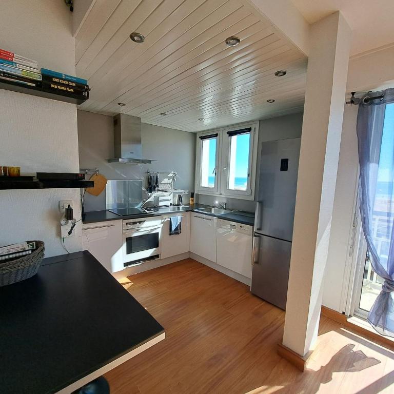 Bel appartement 2 chambres - face mer - 5 personnes, WIFI, animaux admis, parking - FR-1-323-457 - Appartement - 19