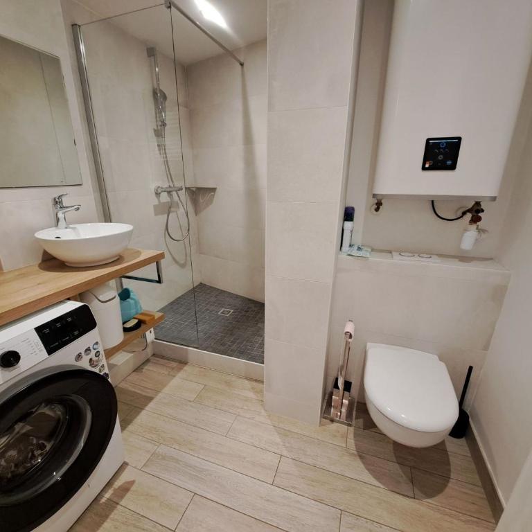 Bel appartement 2 chambres - face mer - 5 personnes, WIFI, animaux admis, parking - FR-1-323-457 - Appartement - 20
