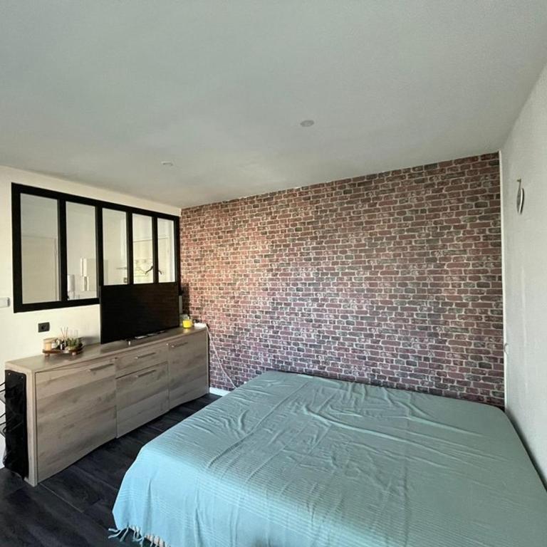 Studio Rénové au Port avec Terrasse et WiFi - FR-1-413-264 - Studio - 1