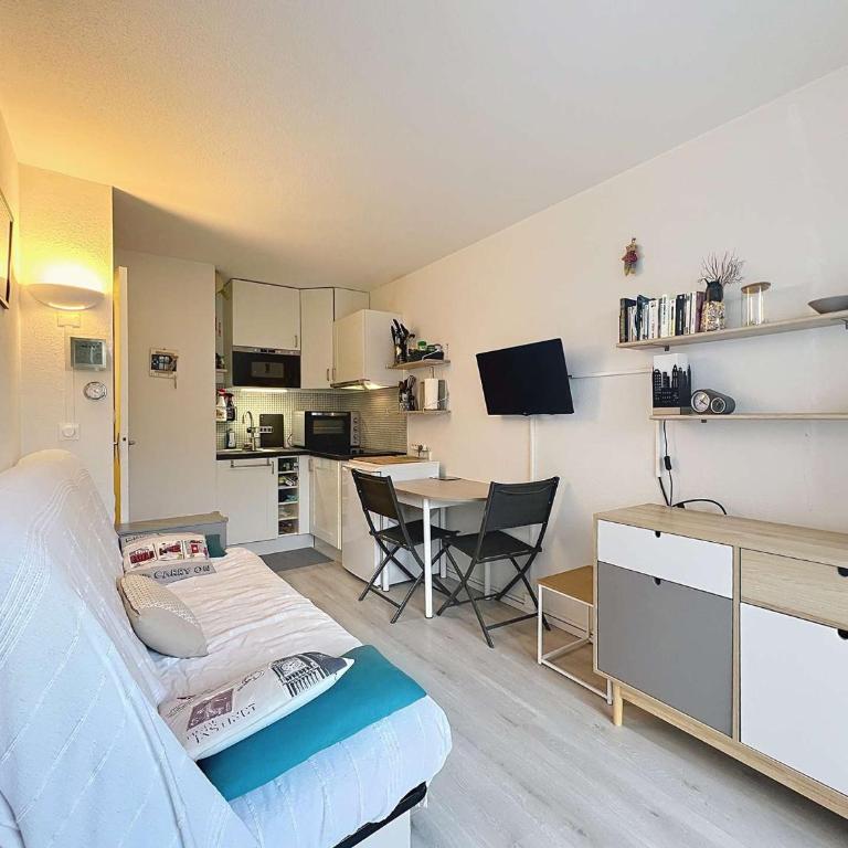 Quiberon: Charmant 2P - Proche Plages avec Jardin - FR-1-478-328 - Apartment - 1