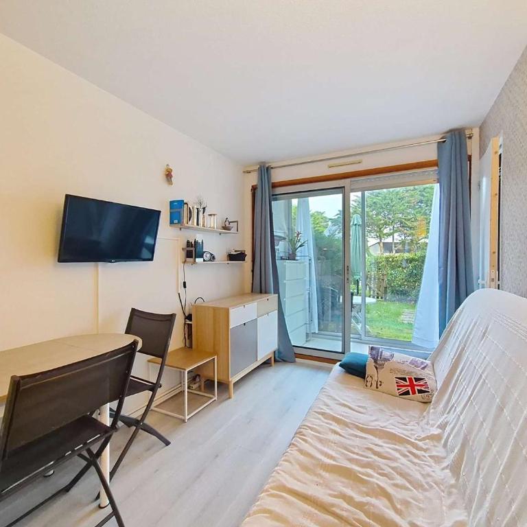 Quiberon: Charmant 2P - Proche Plages avec Jardin - FR-1-478-328 - Apartment - 3