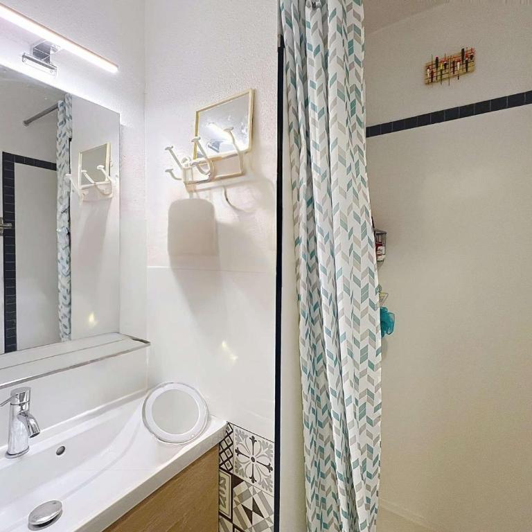 Quiberon: Charmant 2P - Proche Plages avec Jardin - FR-1-478-328 - Apartment - 10