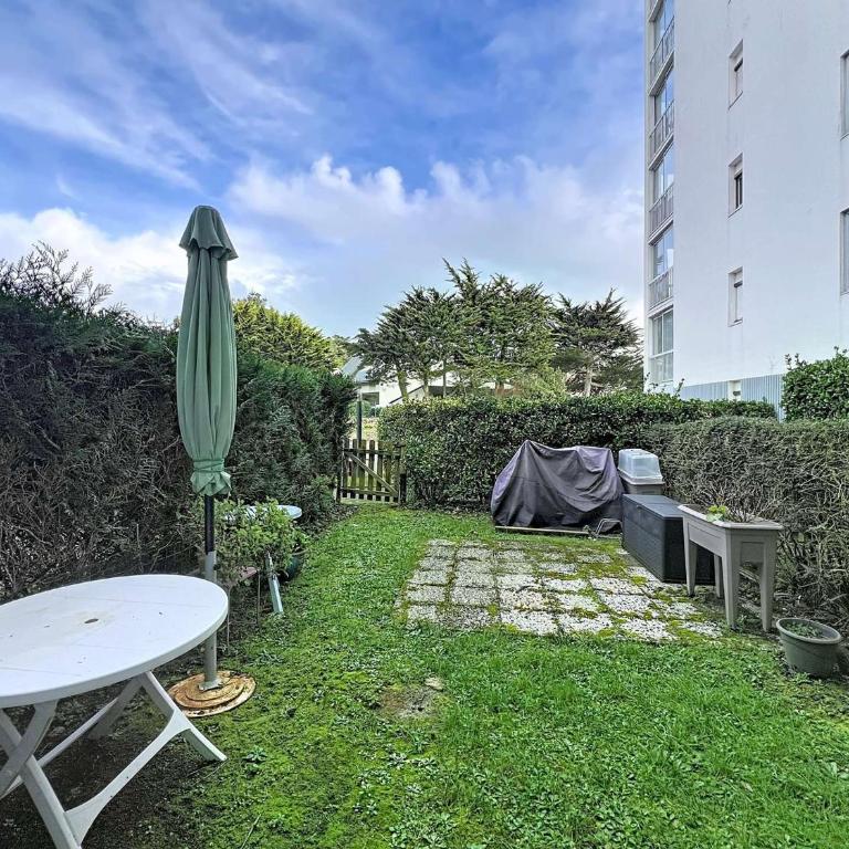 Quiberon: Charmant 2P - Proche Plages avec Jardin - FR-1-478-328 - Apartment - 14