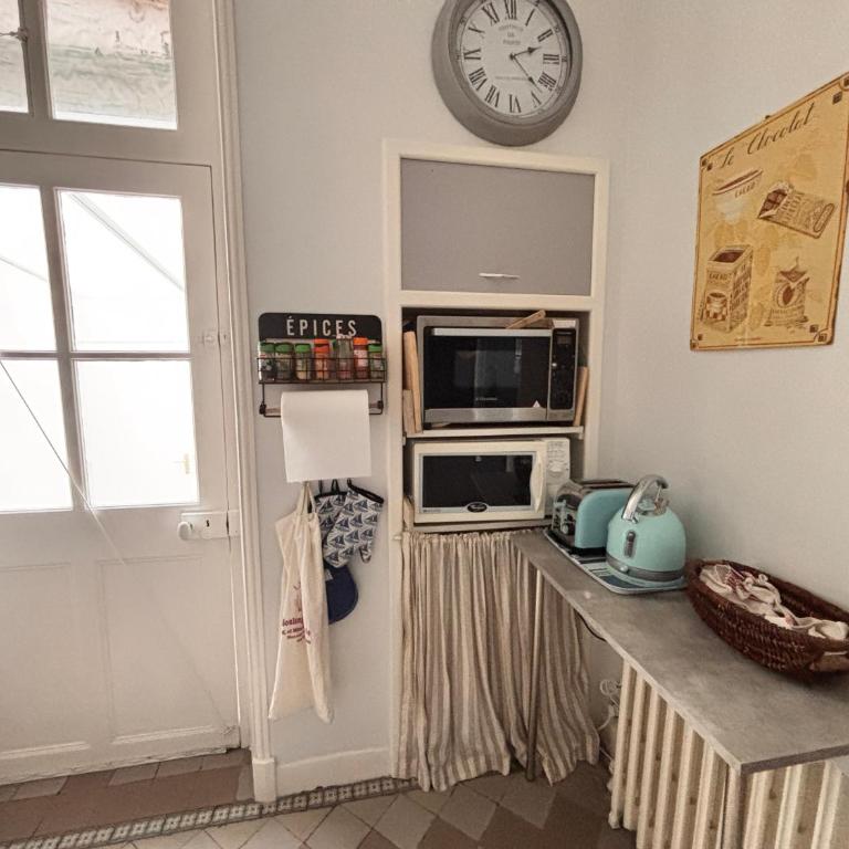 Maison 3 chambres centre ville, accès plage, WIFI inclus - FR-1-197-641 - Maison de Vacances - 10