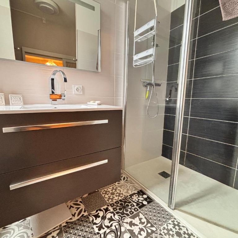 Maison 3 chambres centre ville, accès plage, WIFI inclus - FR-1-197-641 - Maison de Vacances - 34