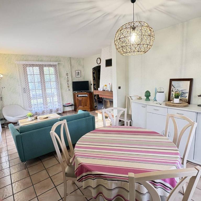 Maison de Vacances Proche du Lac - FR-1-831-16 - Vacation Home - 9