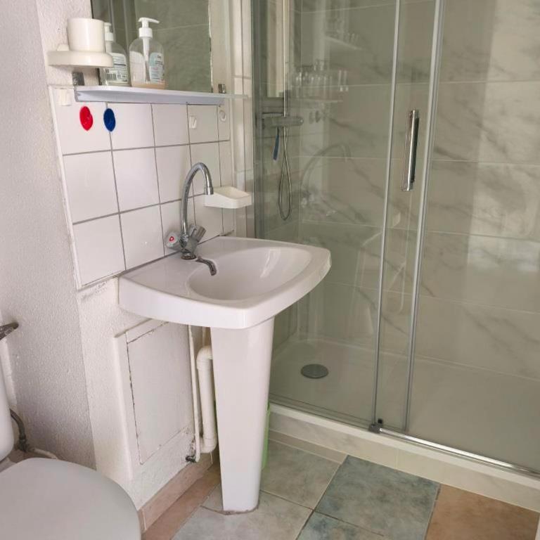 Appartement T2 à Gruissan - Piscine & Parking, 2/3 Pers. - FR-1-796-107 - Appartamento - 12