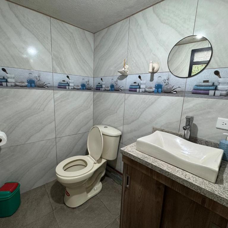 Hospedaje Las Bromelias - Departamento Familiar - Three-Bedroom Apartment - 10