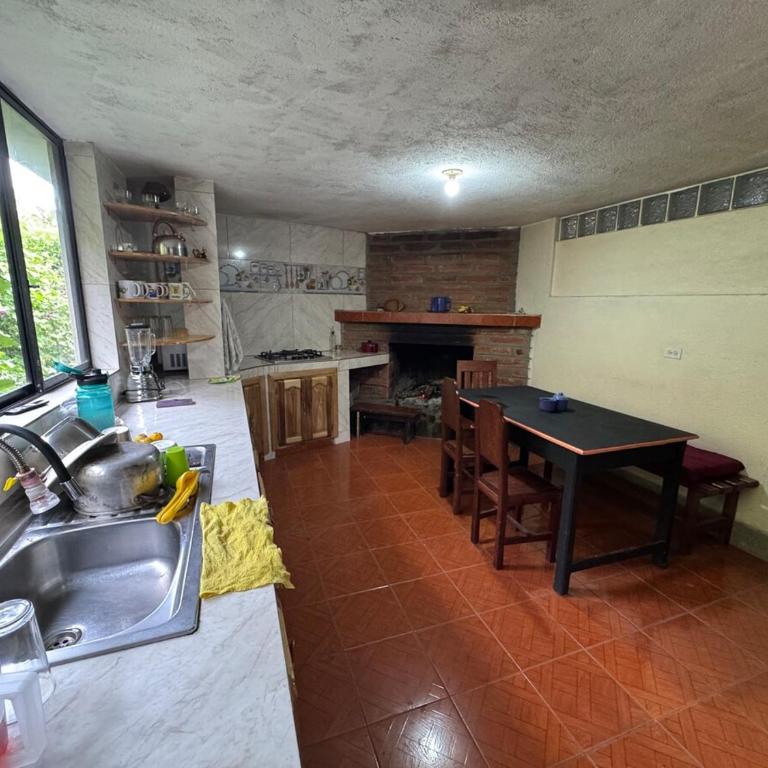 Hospedaje Las Bromelias - Departamento Familiar - Three-Bedroom Apartment - 17