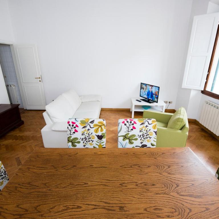 Cavour 28 - Appartamento con 2 Camere da Letto - 10