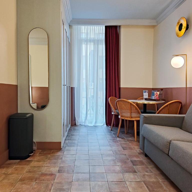 Hotel Aparthotel AMMI Vieux Nice - Junior Suite with Balcony - Courtyard side - 25