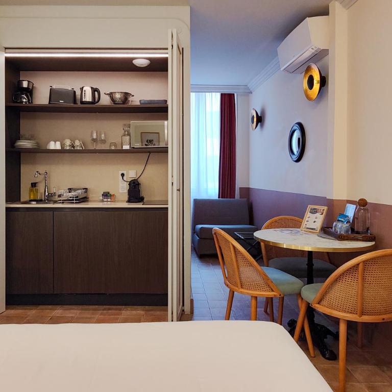 Hotel Aparthotel AMMI Vieux Nice - Superior Studio - Courtyard side - 21