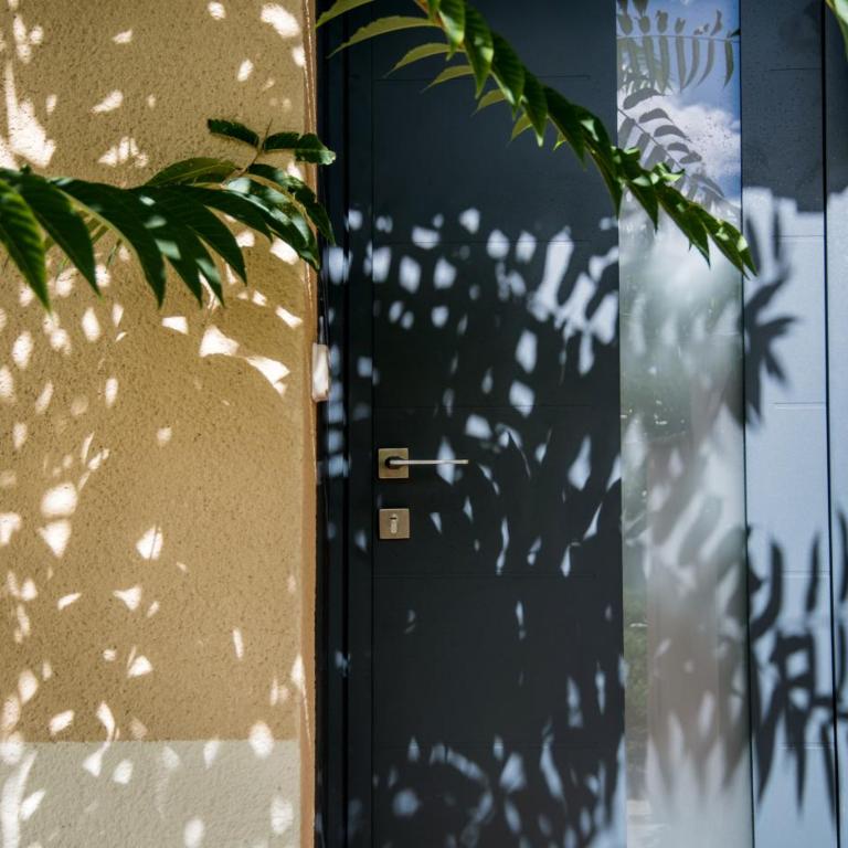 Le nid des ailes piscine jardin parking centre-ville - Villa avec Piscine Privée - 30