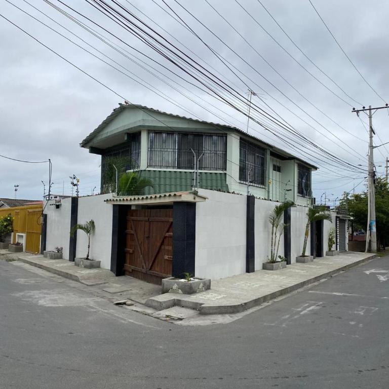Villa S Lorenzo beginning of the Main Ave Malecón - Four-Bedroom House - 6