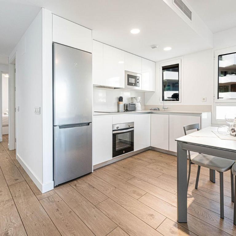Isea 1111 - Luxury Modern Apartment with Pool & Sea Views - Apartment with Pool View - 4