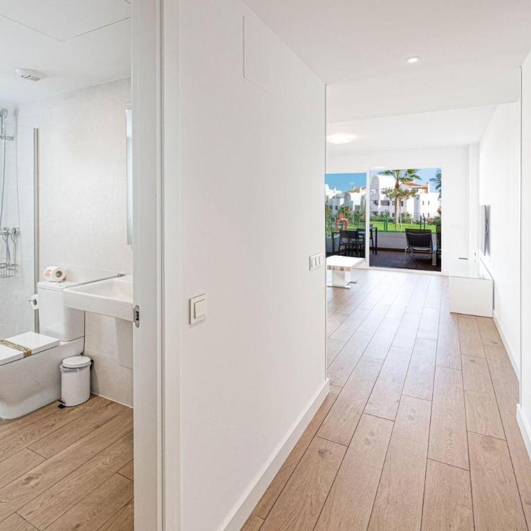 Isea 1111 - Luxury Modern Apartment with Pool & Sea Views - Apartment with Pool View - 12