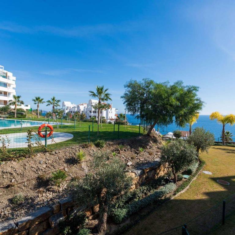 Isea 1111 - Luxury Modern Apartment with Pool & Sea Views - Apartment with Pool View - 18