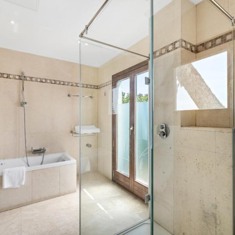 All About Puente Romano Penthouse Suite - One-Bedroom Apartment - 12