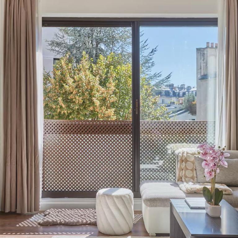 Avenue Foch 16th Elegant Studio - One-Bedroom Apartment - 5