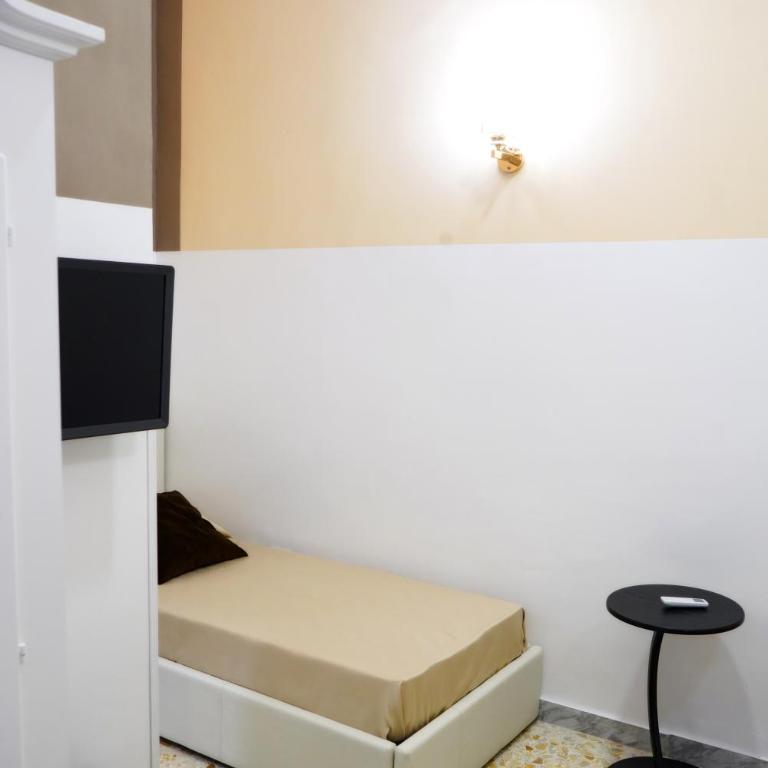 Lenny House - Camera Piccola Doppia con Letti Singoli - 5