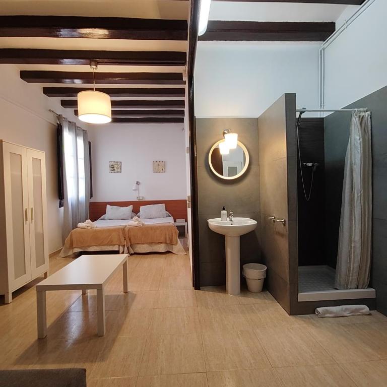 Hostal Dragonflybcn - Budget Double Room - 4