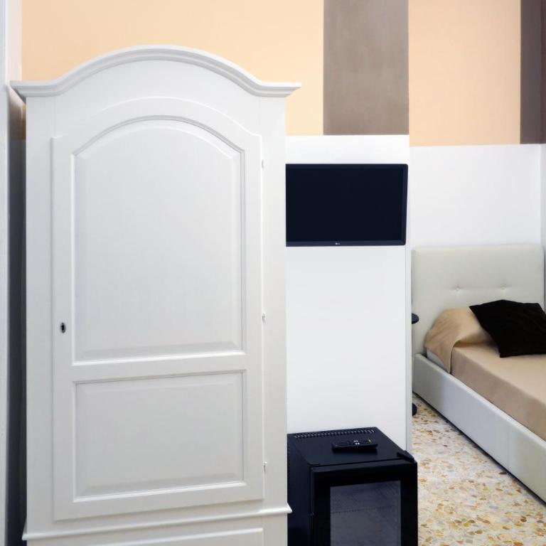 Lenny House - Camera Piccola Doppia con Letti Singoli - 6