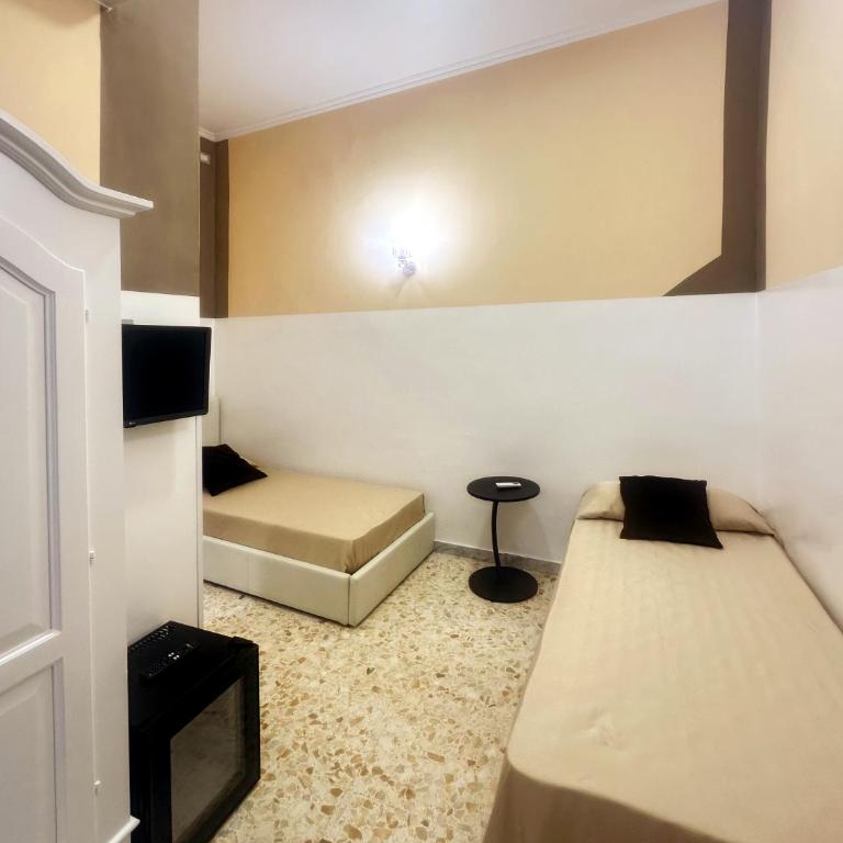 Lenny House - Camera Piccola Doppia con Letti Singoli - 7
