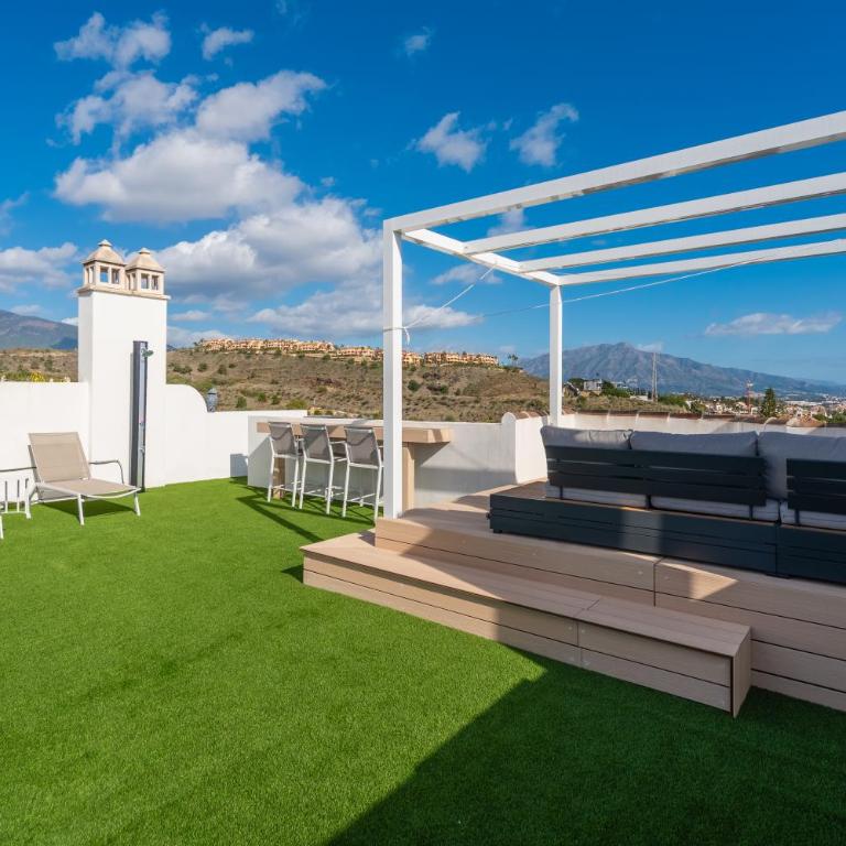 Sea View Penthouse - Magical Resort in the Heart of the Golf Paradise - Paraíso Pueblo, Benahavís - Apartment - 56