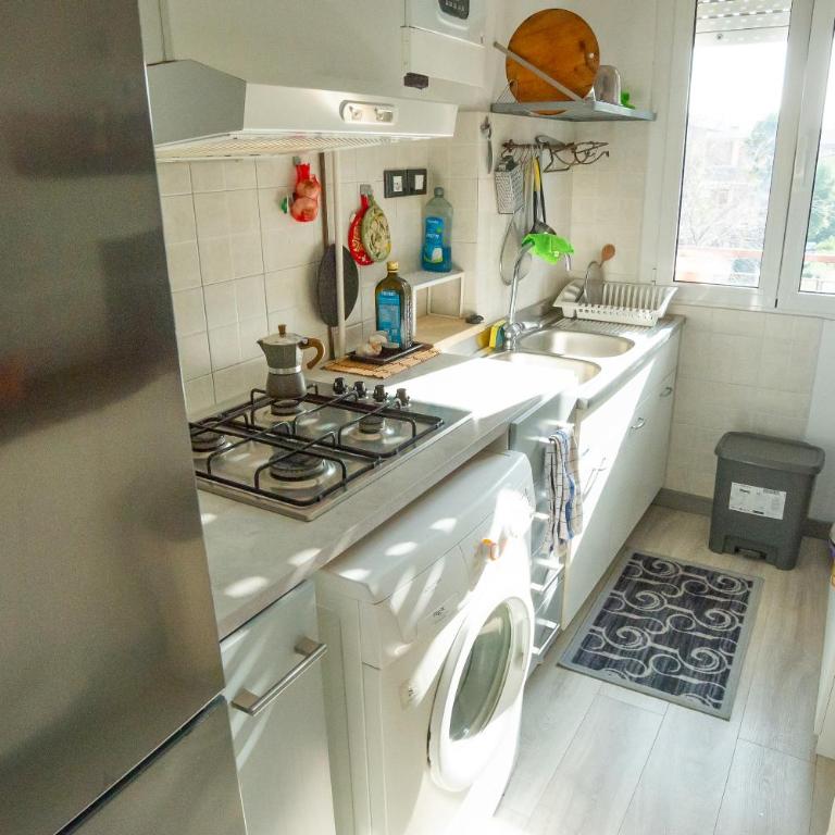 Trilocale vicino al mare con ampio balcone e aria condizionata - Appartamento con 2 Camere da Letto - 8