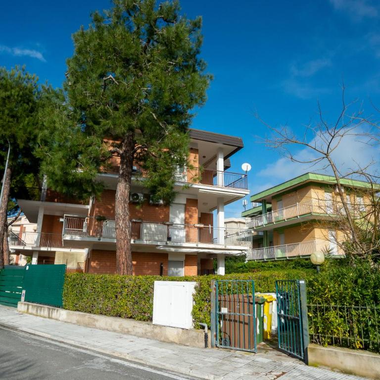 Trilocale vicino al mare con ampio balcone e aria condizionata - Appartamento con 2 Camere da Letto - 17