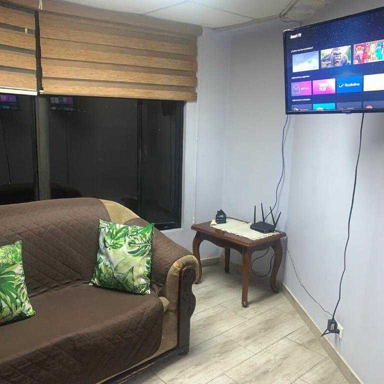 Modern Suite Private Balcony North - One-Bedroom Apartment - 18